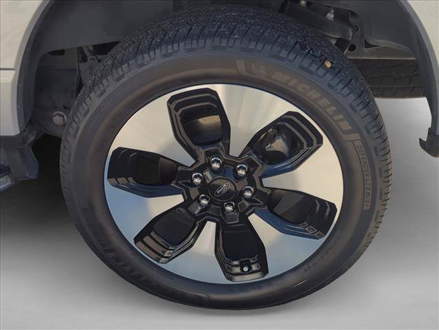 Used 2022 Ford F150 Lightning Platinum AWD/4WD image 8