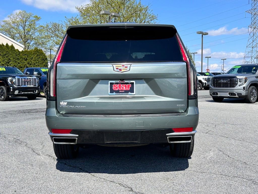 Used 2024 Cadillac Escalade Luxury AWD/4WD image 9