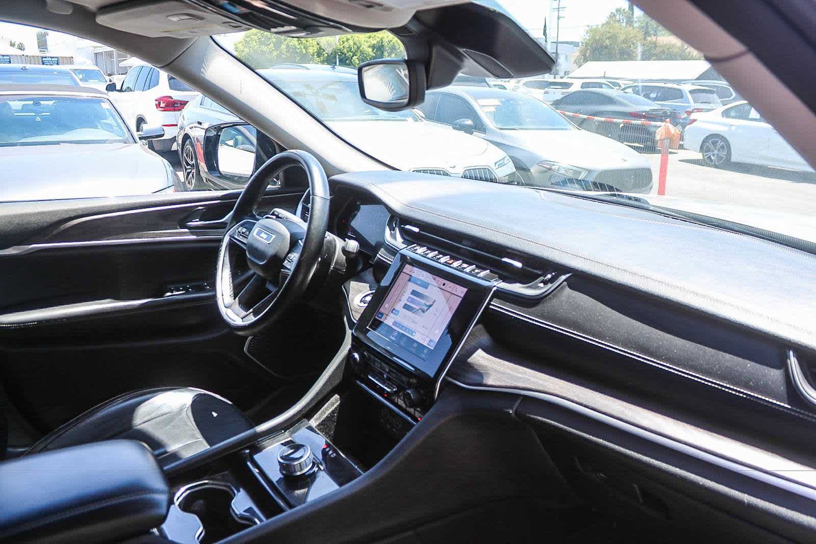 Used 2022 Jeep Grand Cherokee L Limited RWD image 15