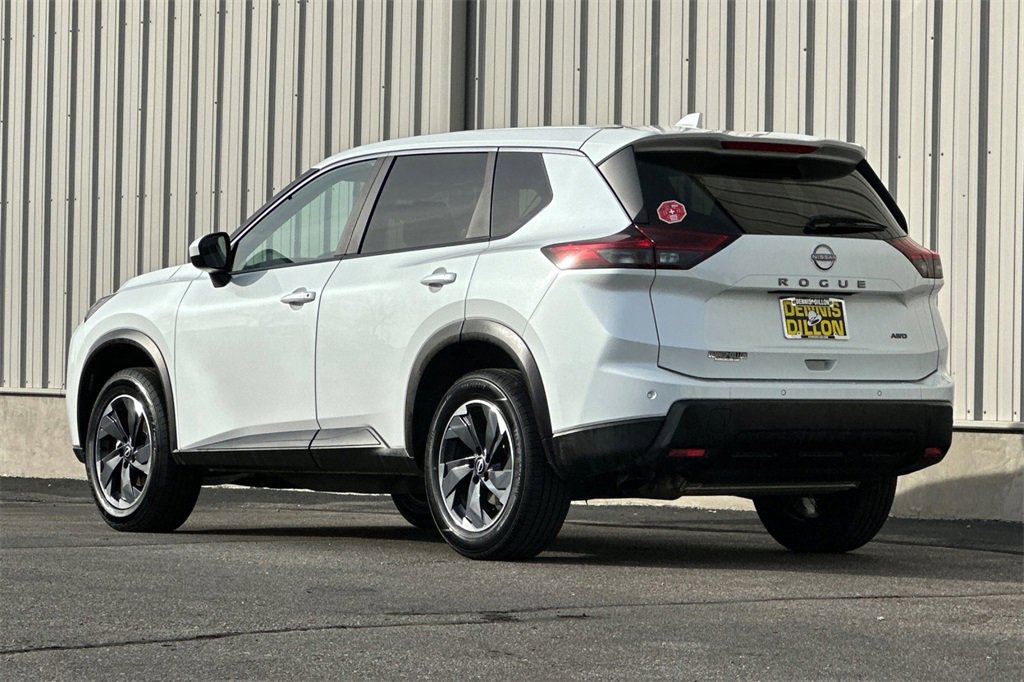 Used 2025 Nissan Rogue SV image 7