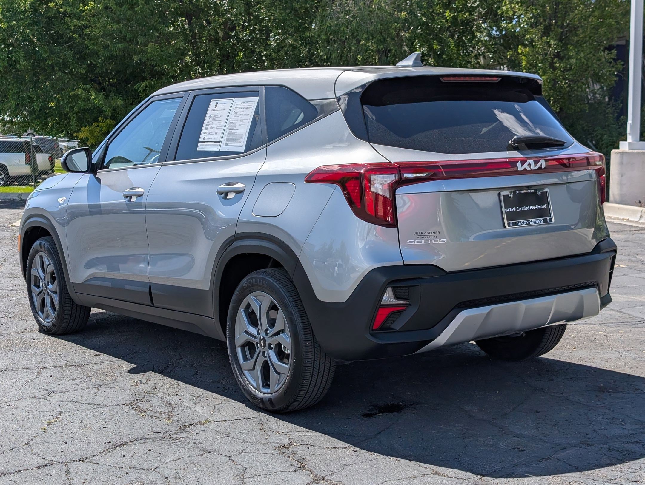 Certified 2025 Kia Seltos LX AWD/4WD image 3