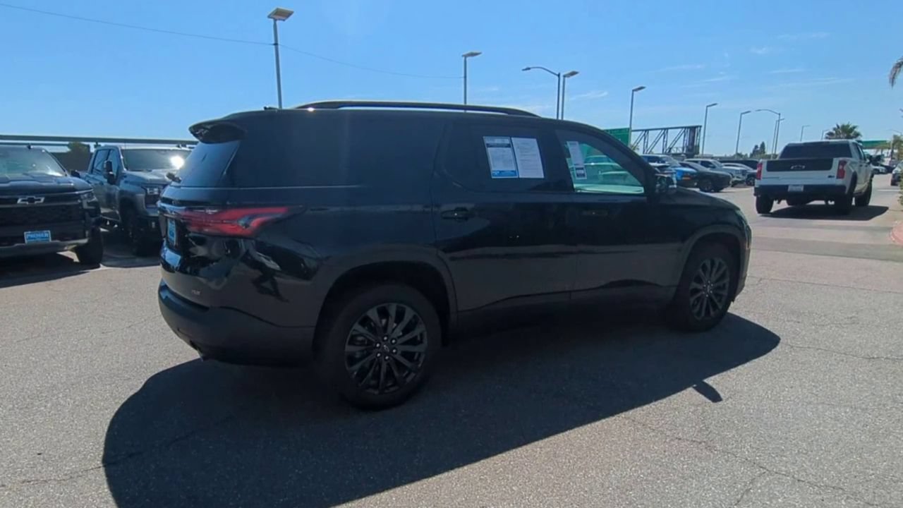 Used 2023 Chevrolet Traverse RS w/ LPO, Cargo Package FWD image 8