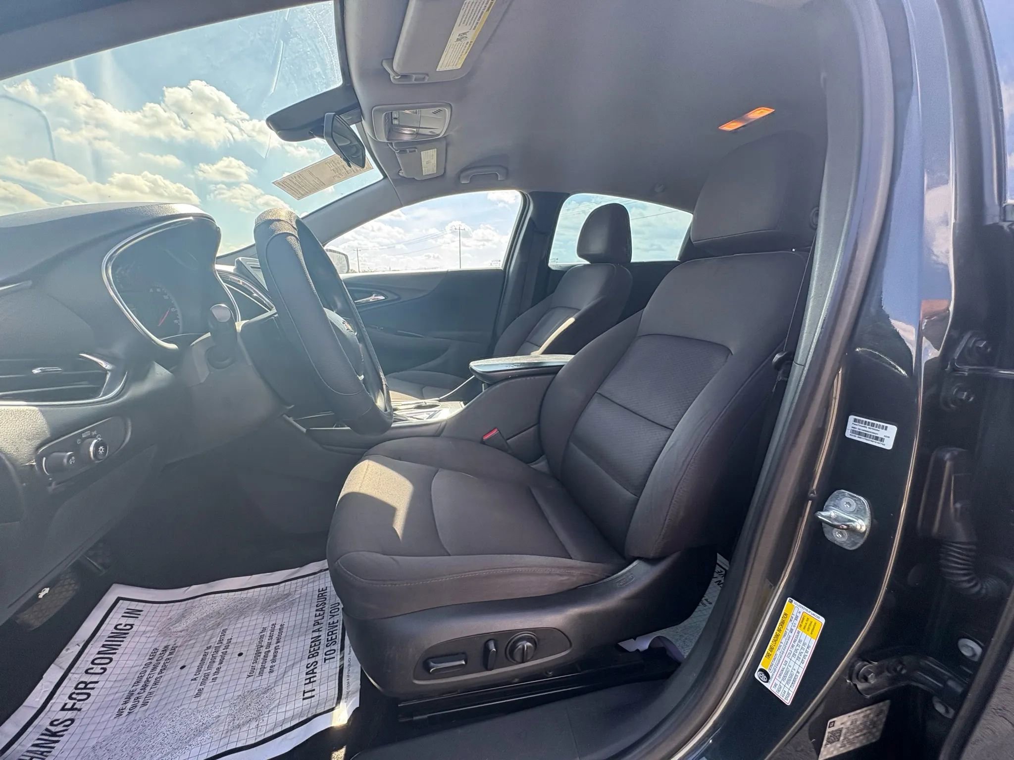 Used 2018 Chevrolet Malibu LT image 9