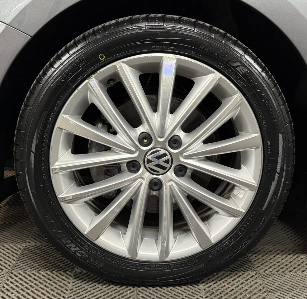 Used 2012 Volkswagen Jetta SEL image 24