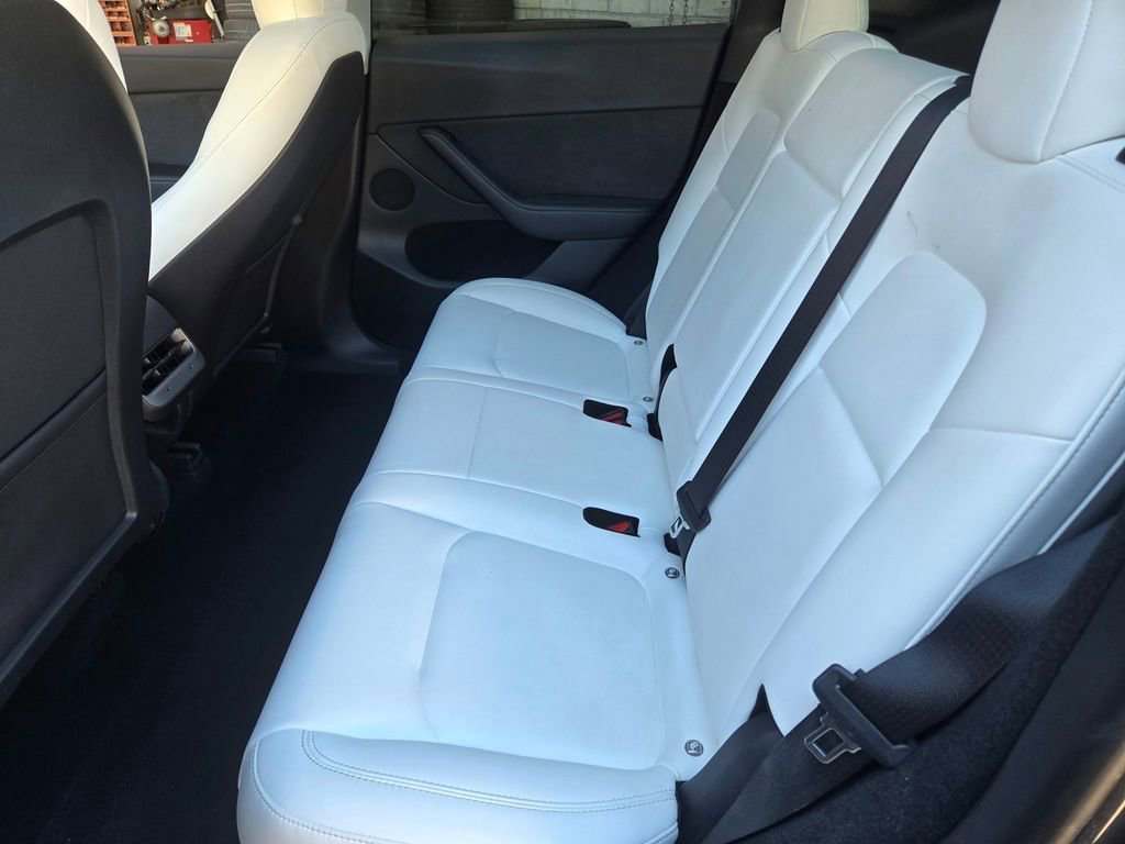 Used 2023 Tesla Model Y Long Range image 11