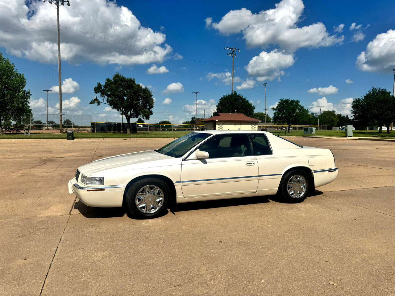 Used 2001 Cadillac Eldorado ESC w/ Comfort/Convenience Pkg image 2