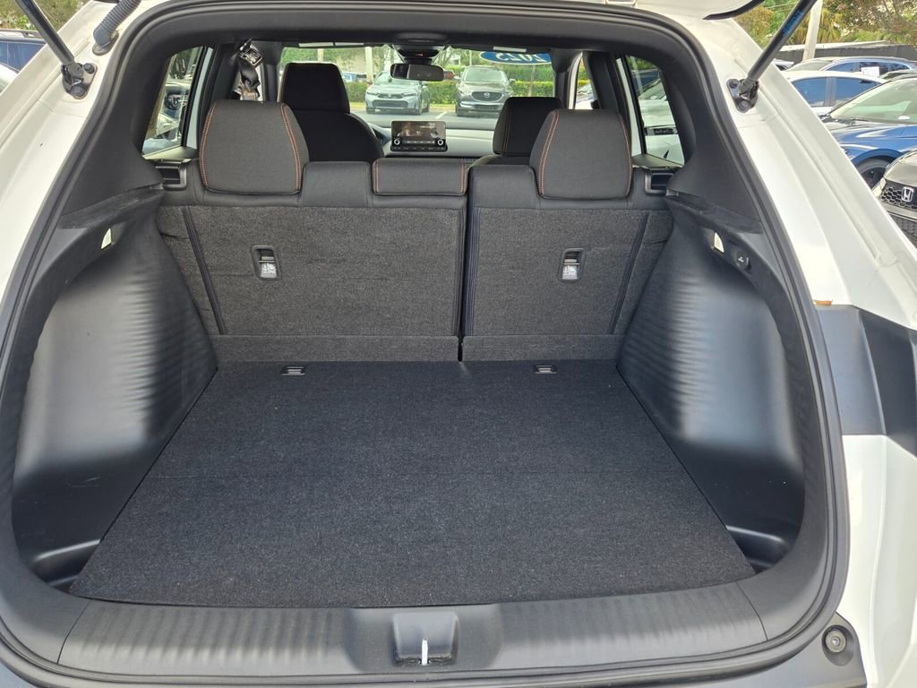 Used 2025 Honda HR-V Sport image 10