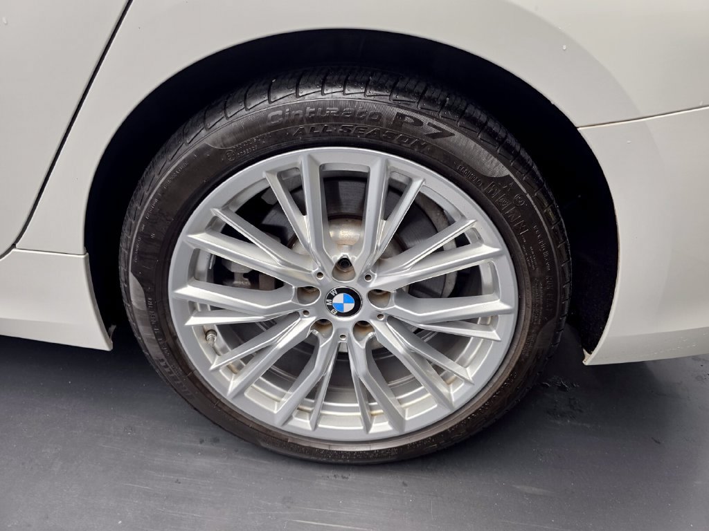 Certified 2024 BMW 330i Sedan w/ Convenience Package RWD image 17