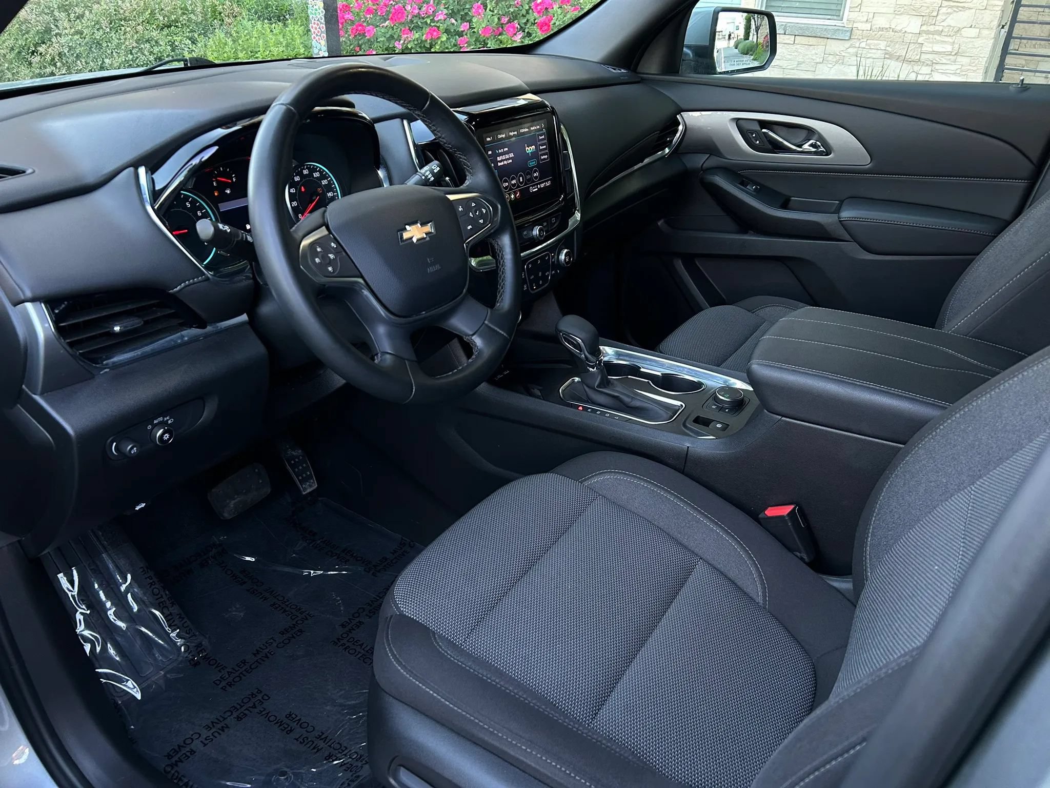 Used 2023 Chevrolet Traverse LT w/ LPO, Cargo Package AWD/4WD image 9
