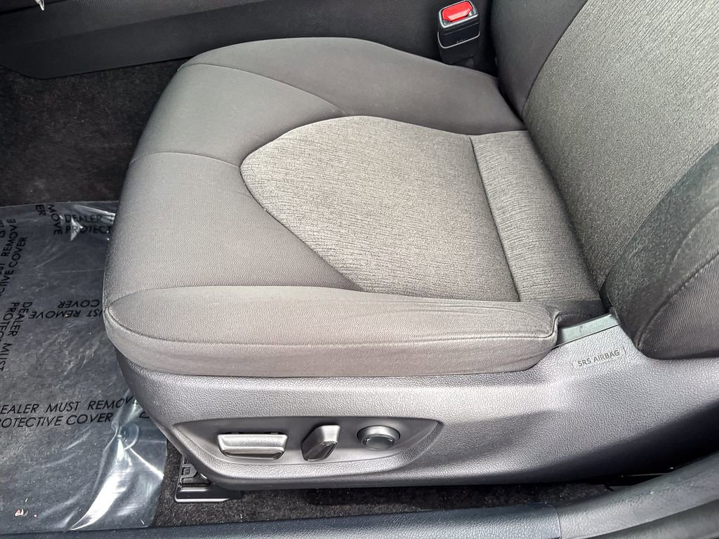 Used 2022 Toyota Camry LE image 17
