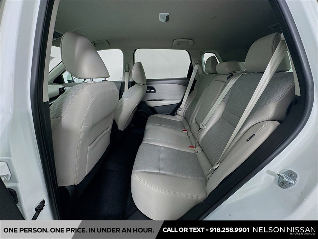 Used 2022 Nissan Rogue SV image 22