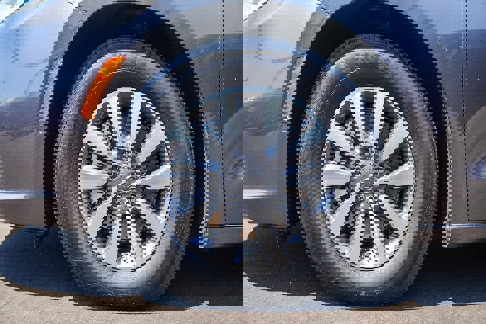 Used 2022 Chrysler Pacifica Touring-L w/ Uconnect Theater Family Group image 9