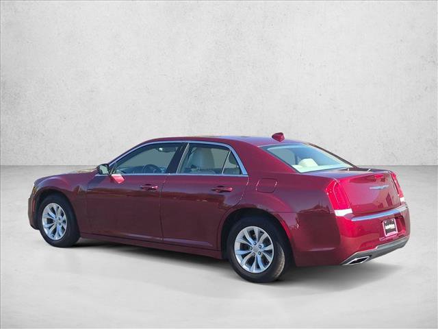 Used 2015 Chrysler 300 Limited RWD image 8