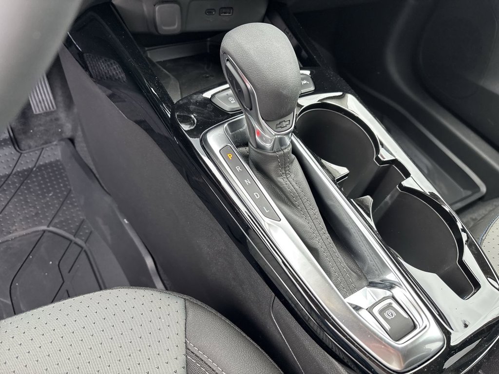New 2026 Chevrolet Trax LT w/ Sunroof Package FWD image 17