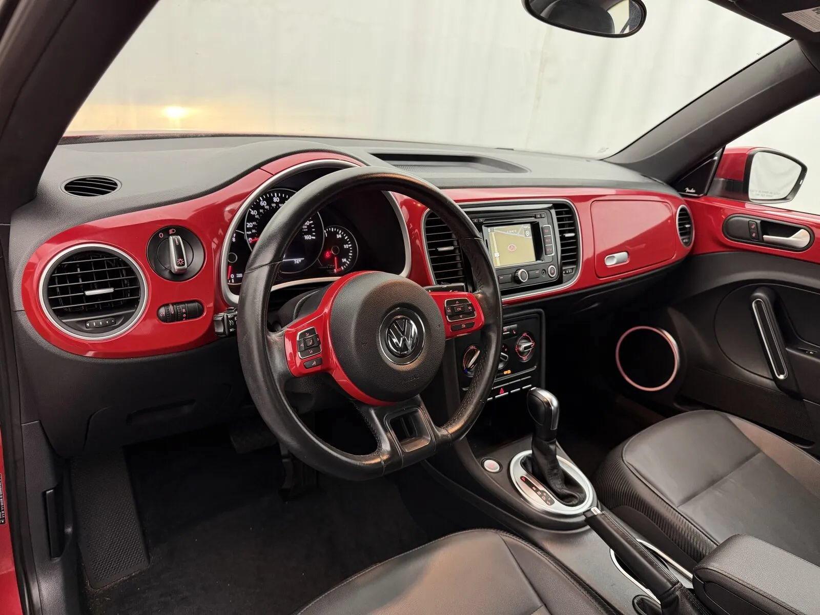 Used 2012 Volkswagen Beetle 2.5 FWD image 9