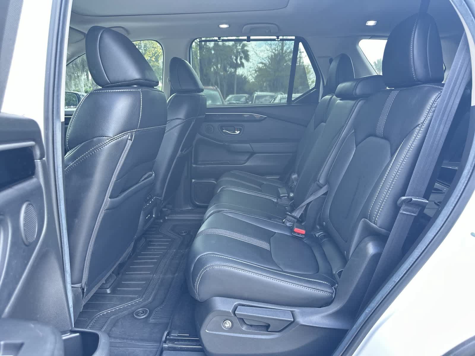 Certified 2025 Honda Pilot Touring image 15