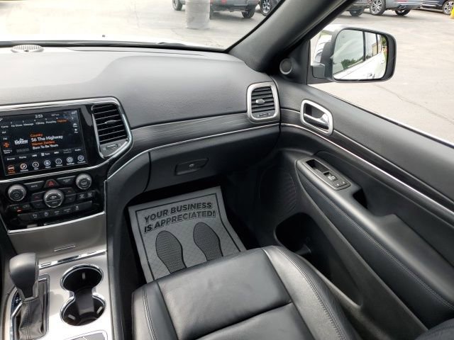 Used 2022 Jeep Grand Cherokee Limited w/ Tech Group AWD/4WD image 16