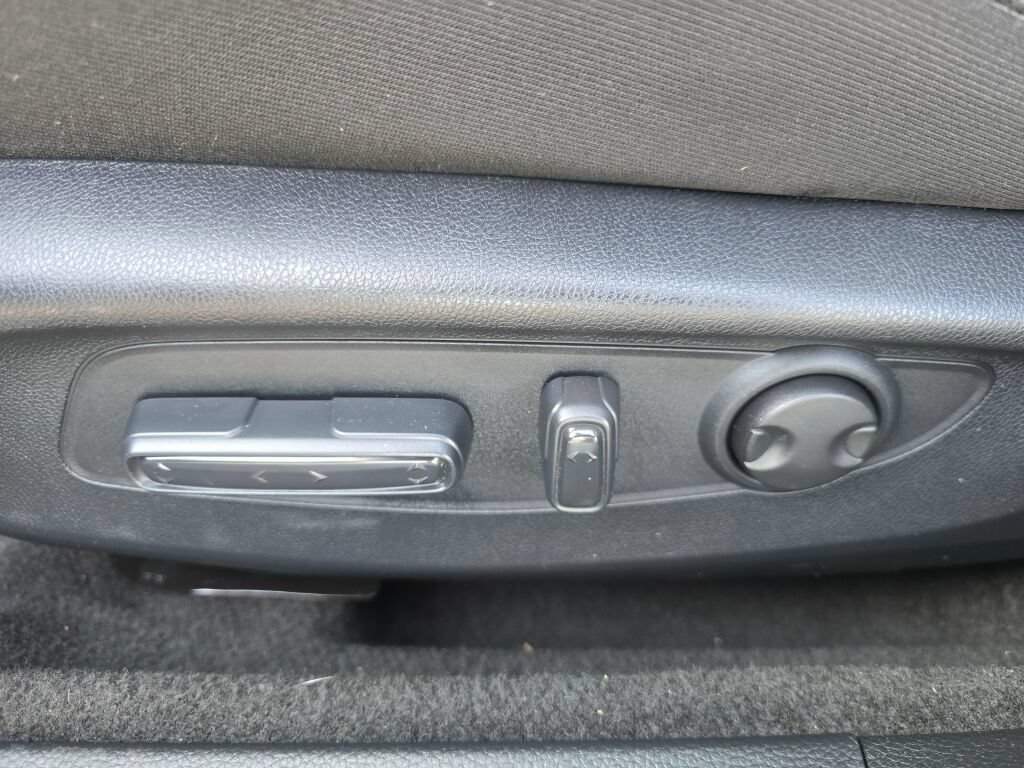 Certified 2023 Honda Accord EX image 17