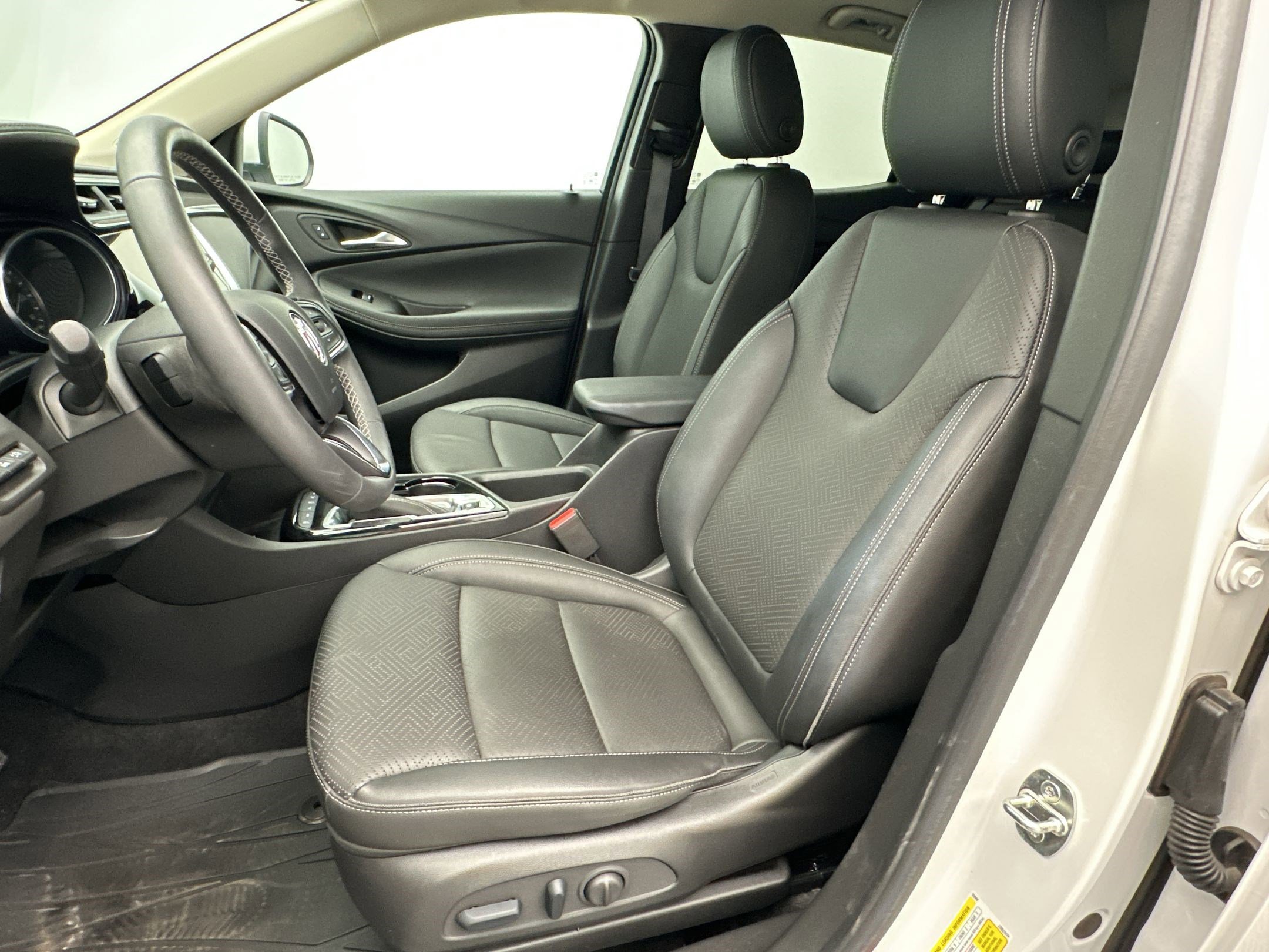 Certified 2023 Buick Encore GX Essence w/ Advanced Technology Package AWD/4WD image 5