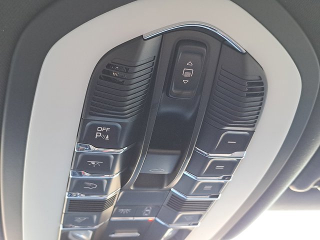 New 2026 Porsche Macan image 38