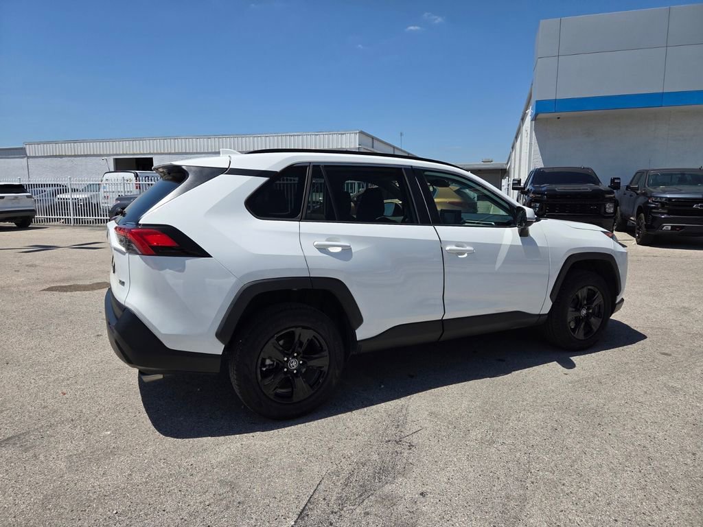 Used 2021 Toyota RAV4 XLE FWD image 13