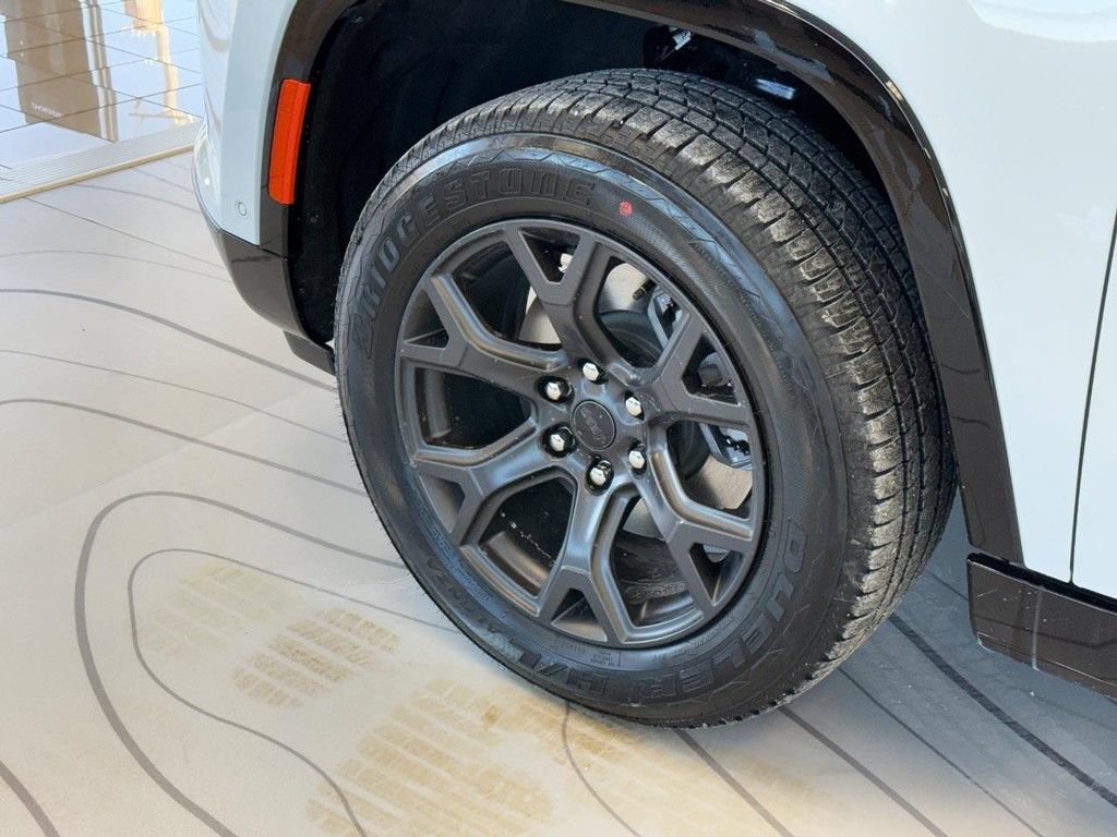 New 2026 Jeep Grand Wagoneer L Limited w/ Premium Group II AWD/4WD image 6