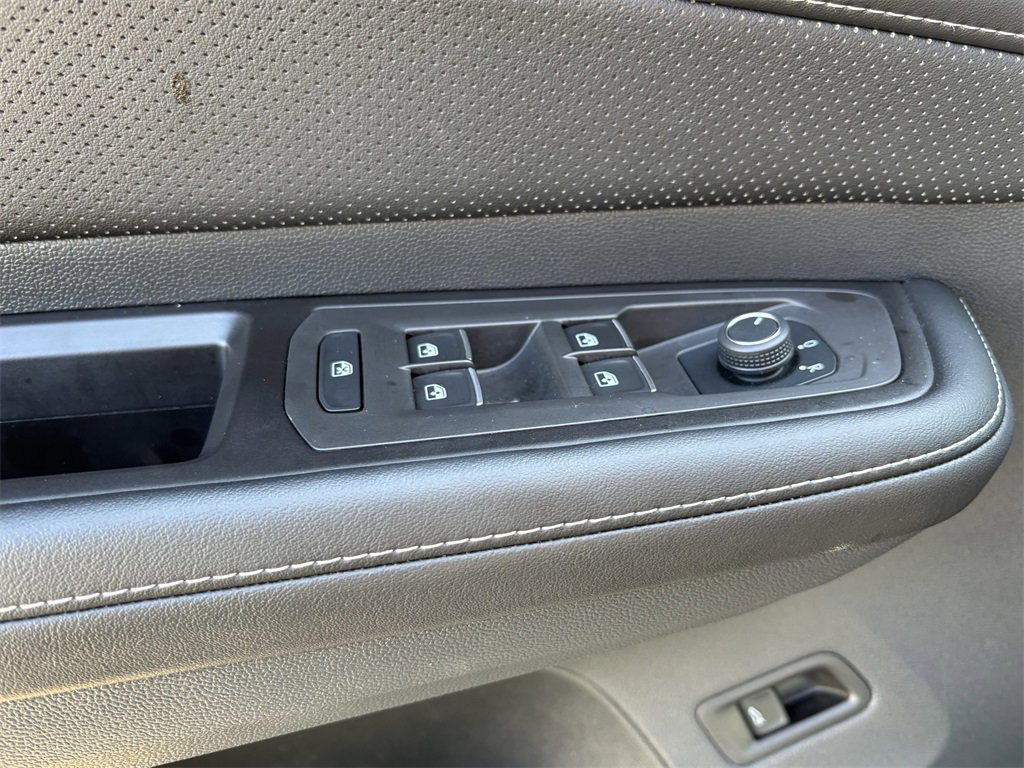 Used 2024 Volkswagen Atlas SE image 12