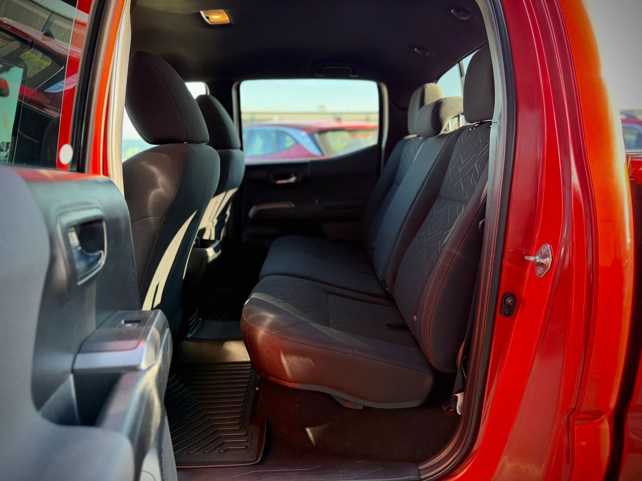 Used 2017 Toyota Tacoma TRD Off-Road w/ Tow Package AWD/4WD image 30