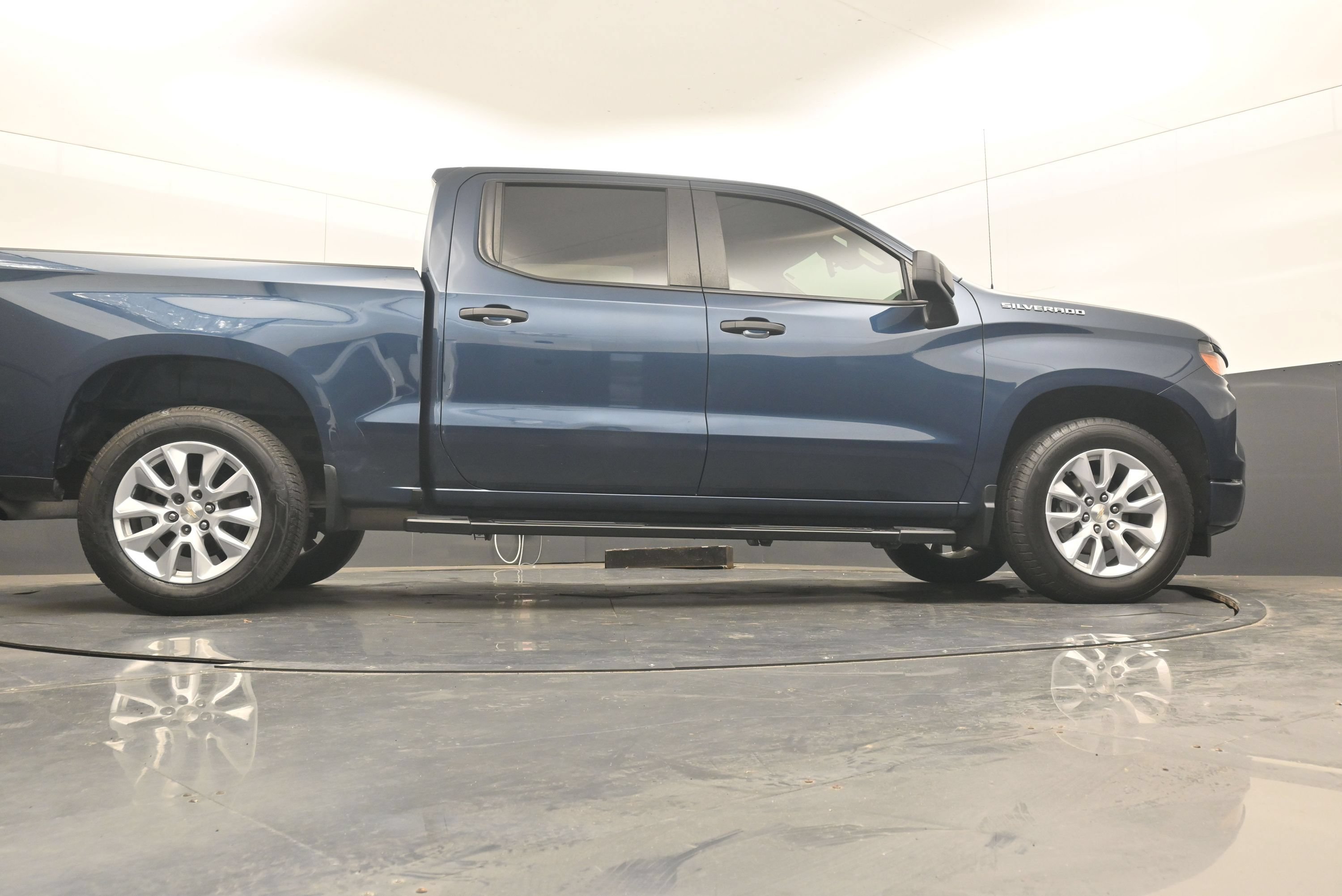 Used 2022 Chevrolet Silverado 1500 Custom RWD image 25