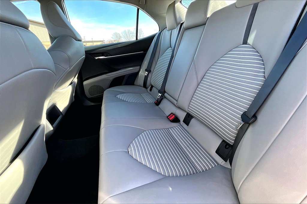Used 2024 Toyota Camry SE image 23