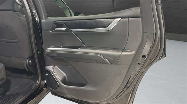 Used 2025 GMC Acadia Elevation image 32