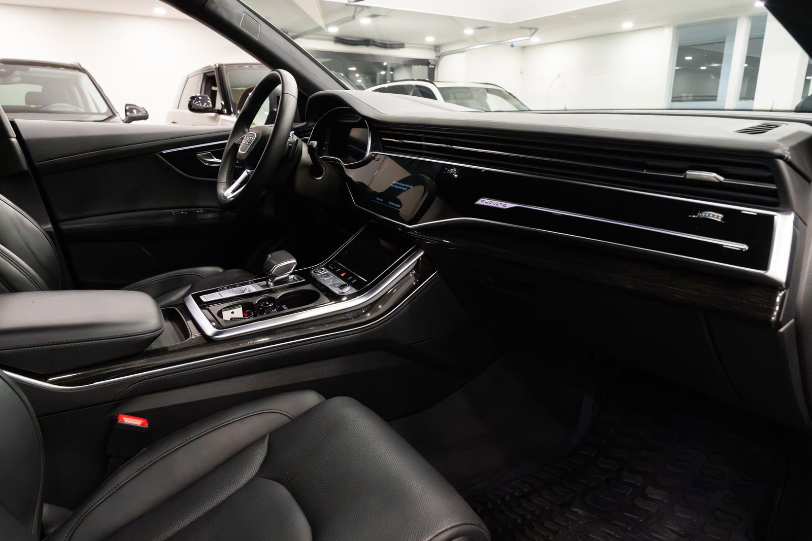 Used 2023 Audi Q8 Prestige image 9