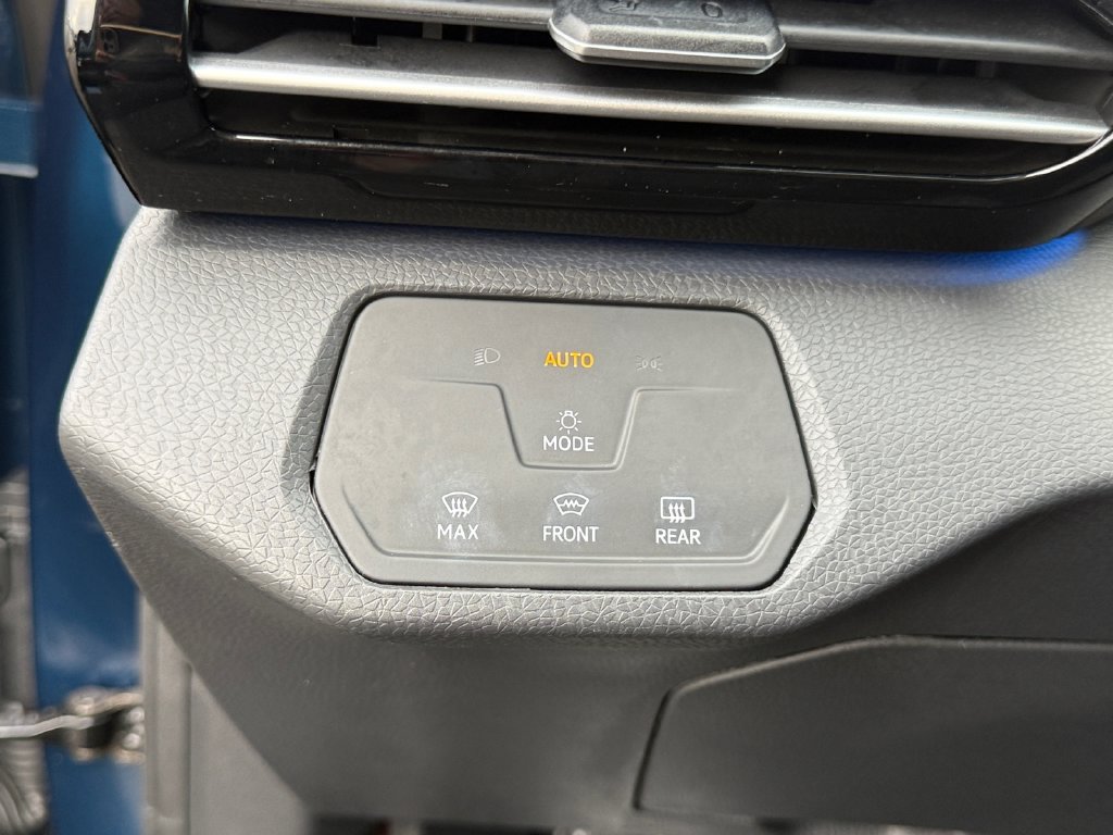Used 2023 Volkswagen ID.4 Pro AWD/4WD image 21