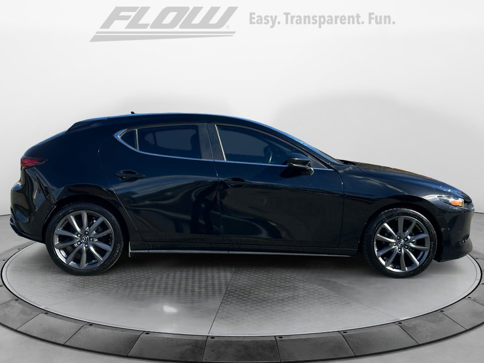 Used 2019 MAZDA MAZDA3 Hatchback w/ Preferred Package image 9