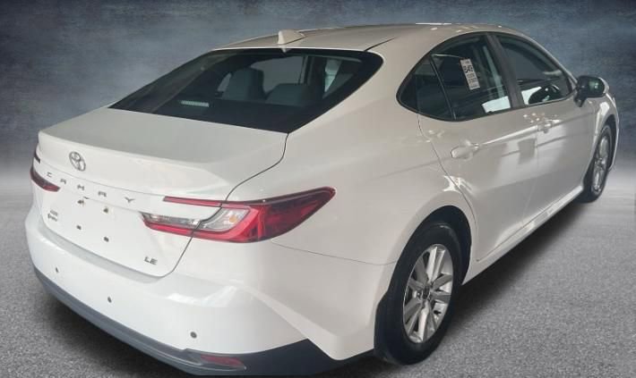 Used 2025 Toyota Camry LE AWD/4WD image 2