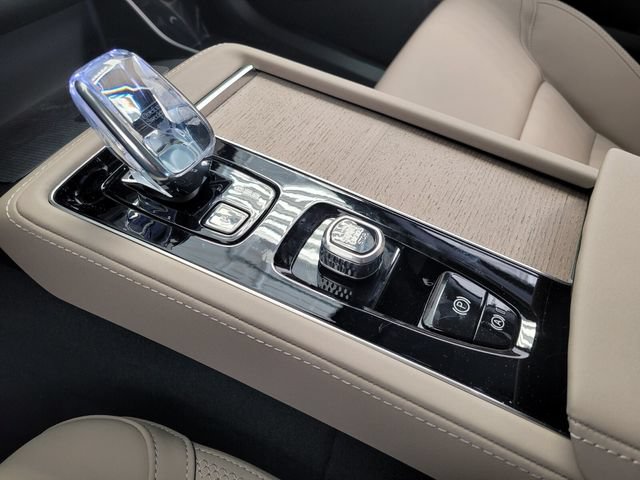 New 2026 Volvo XC90 B6 Plus w/ Protection Package Premier AWD/4WD image 22