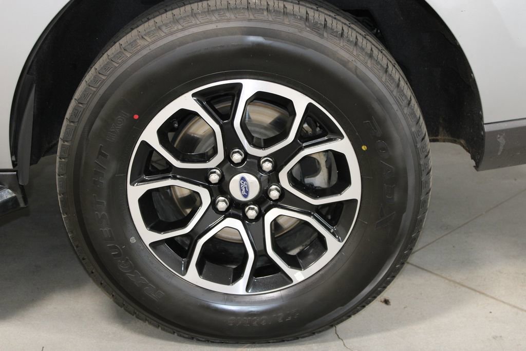 Used 2022 Ford Expedition XLT image 19