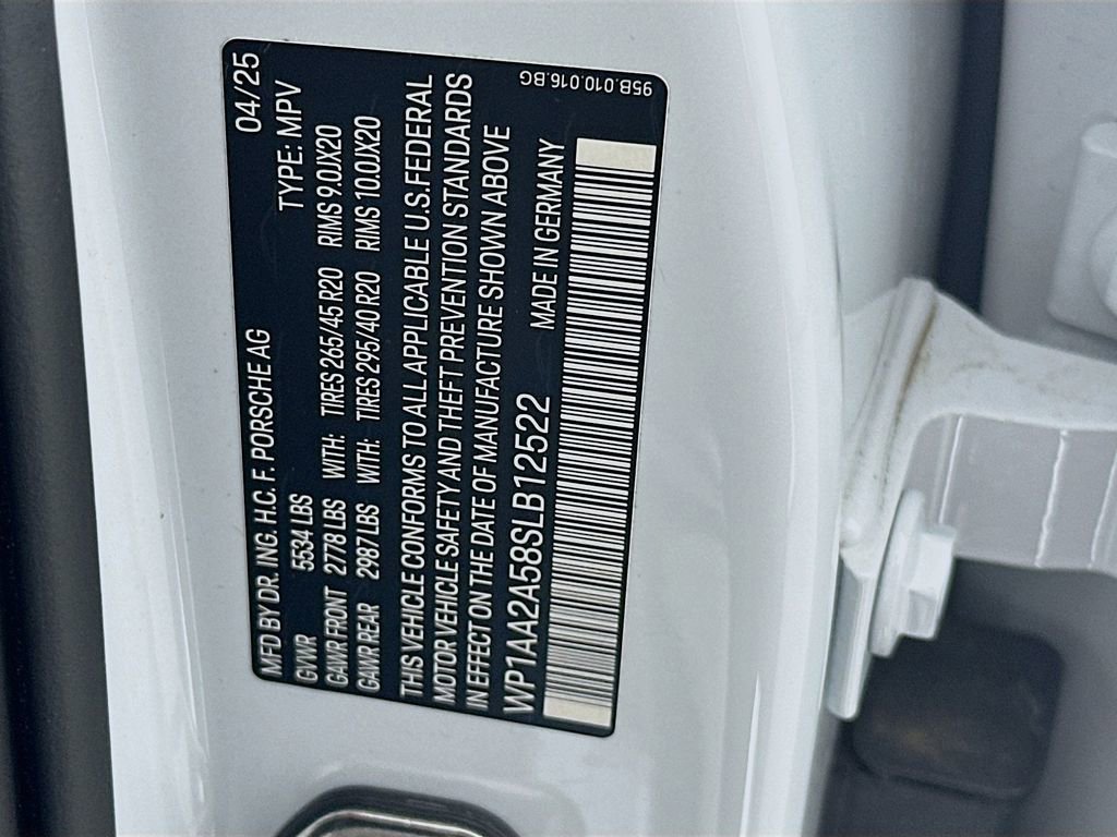 Certified 2025 Porsche Macan image 35