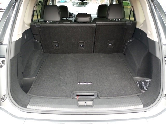 Certified 2025 Nissan Rogue SV w/ SV Premium Package image 14