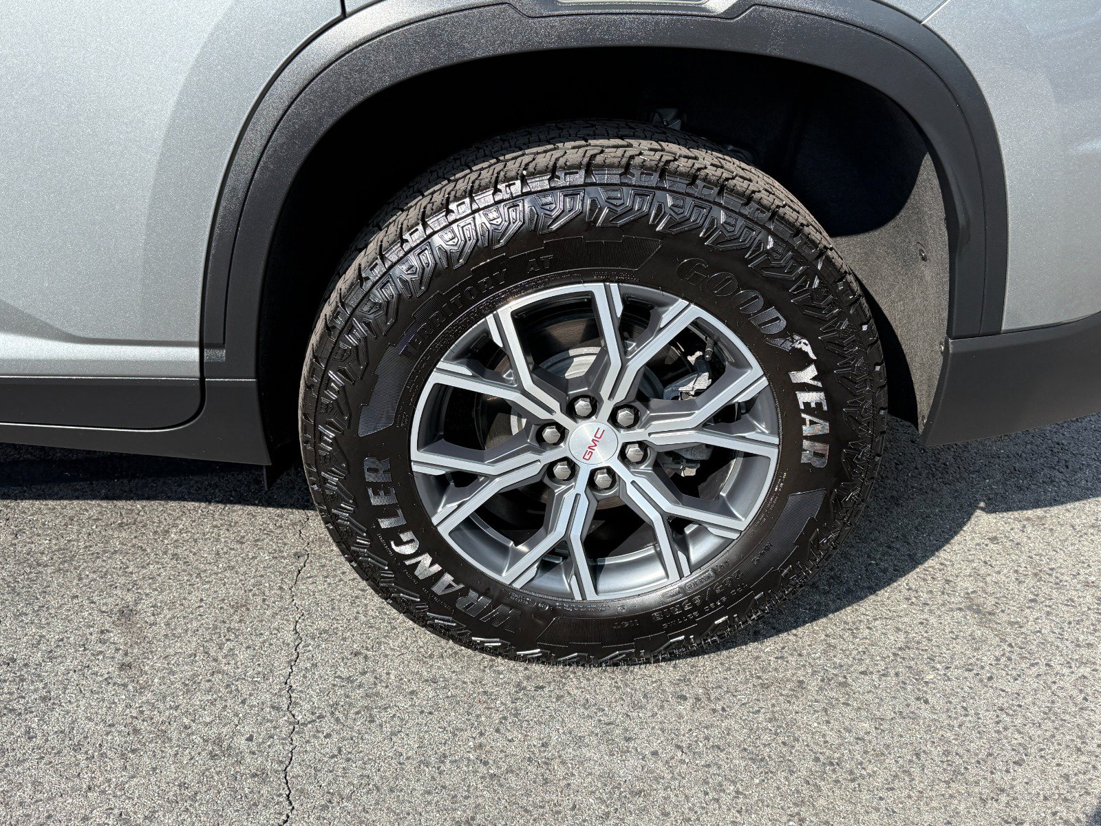 Certified 2025 GMC Acadia AT4 AWD/4WD image 10
