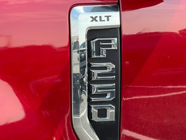 Used 2021 Ford F250 XLT w/ XLT Premium Package AWD/4WD image 2