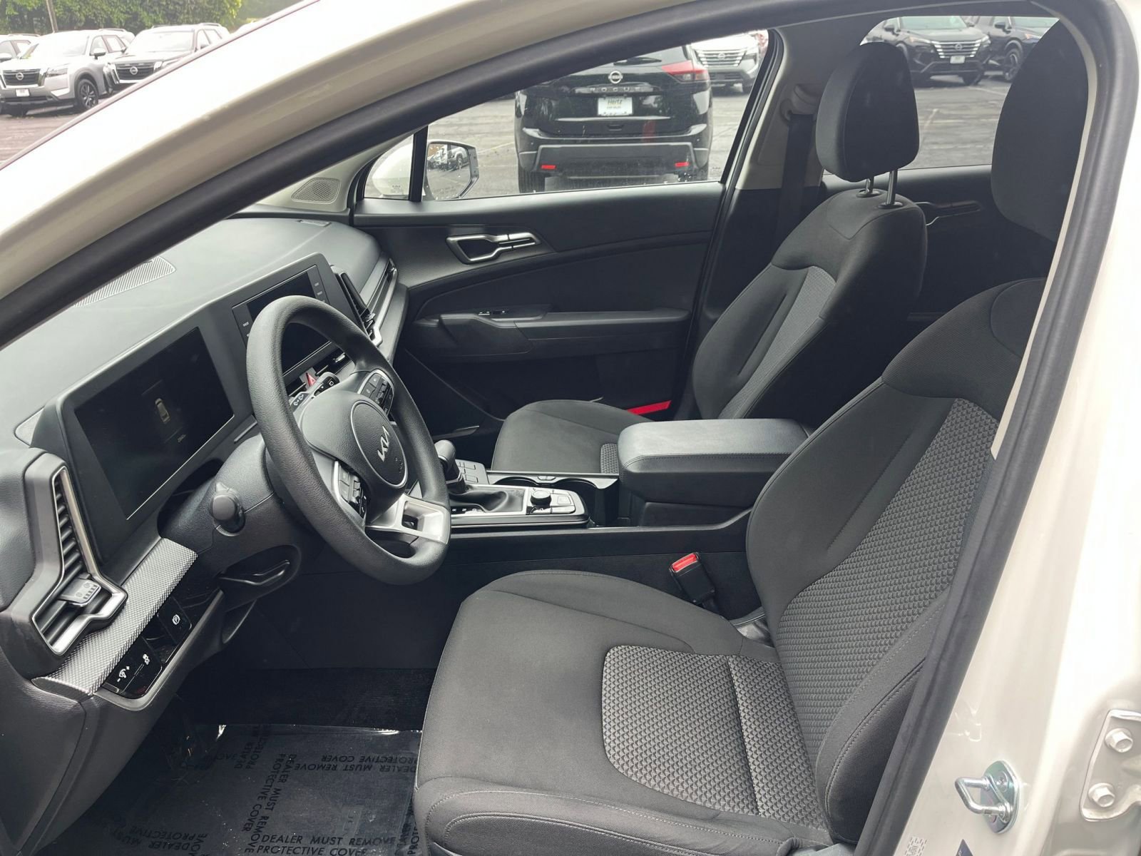 Used 2025 Kia Sportage LX FWD image 25