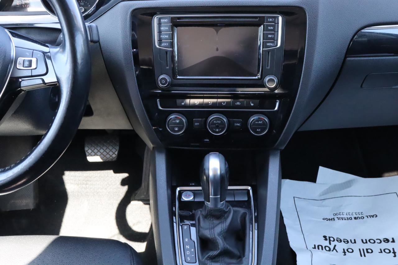 Used 2017 Volkswagen Jetta SEL FWD image 9