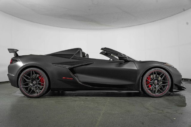 Used 2024 Chevrolet Corvette Z06 RWD image 9