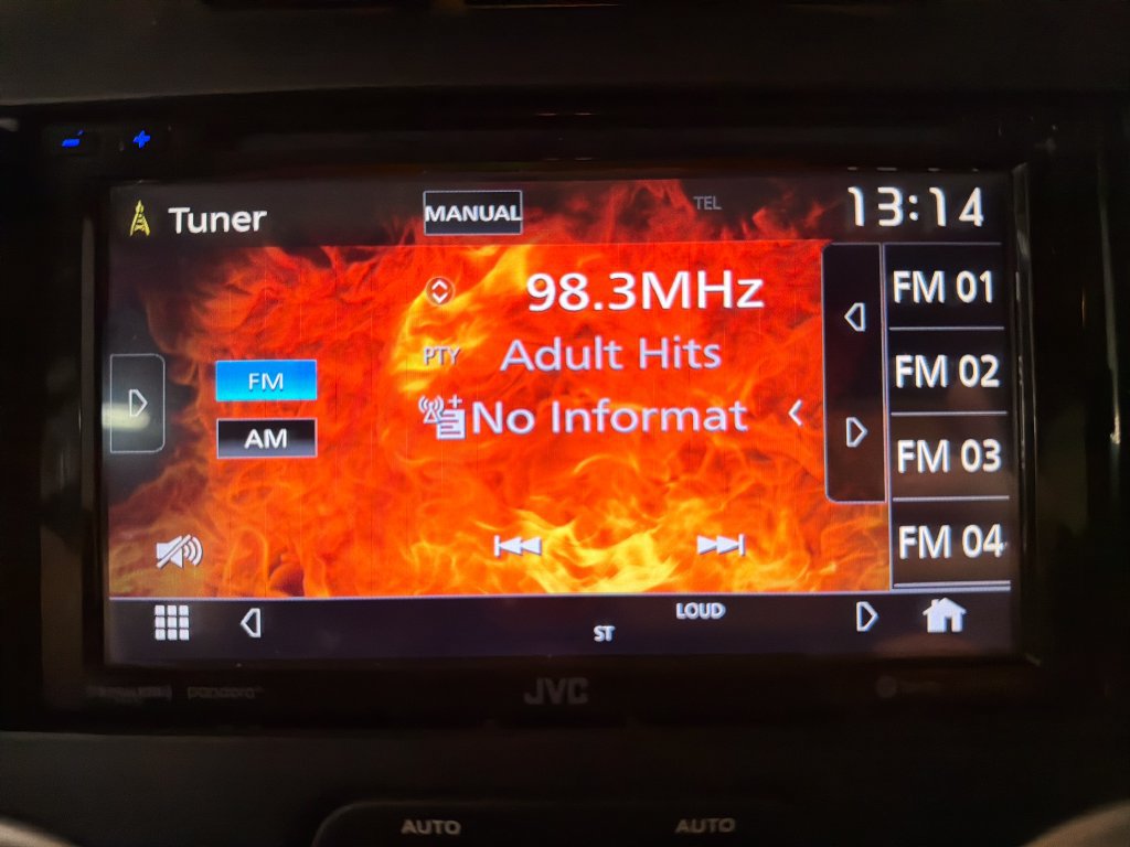 Used 2015 Jeep Wrangler Unlimited Rubicon w/ Connectivity Group AWD/4WD image 22