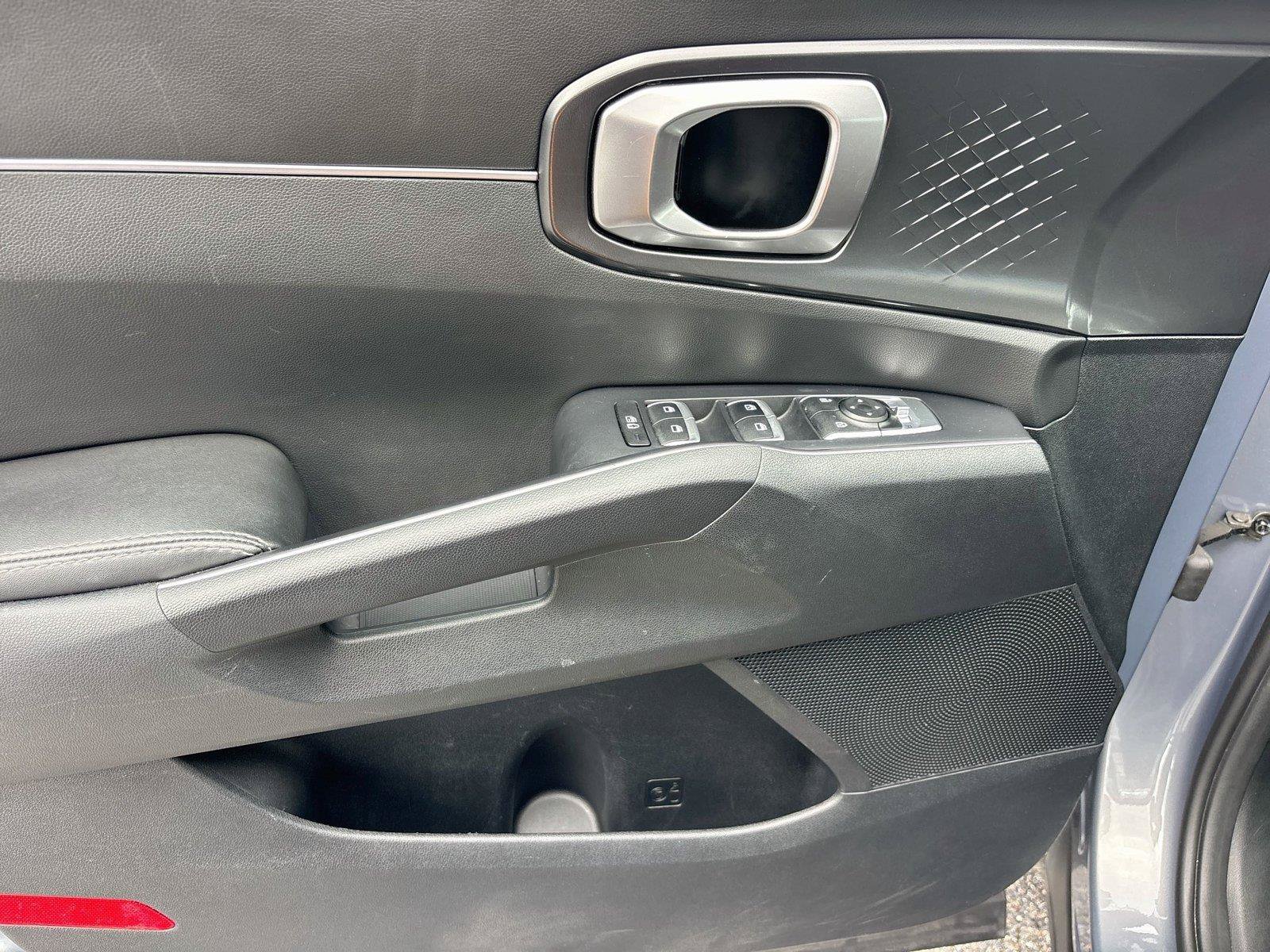 Used 2023 Kia Sorento LX FWD image 20