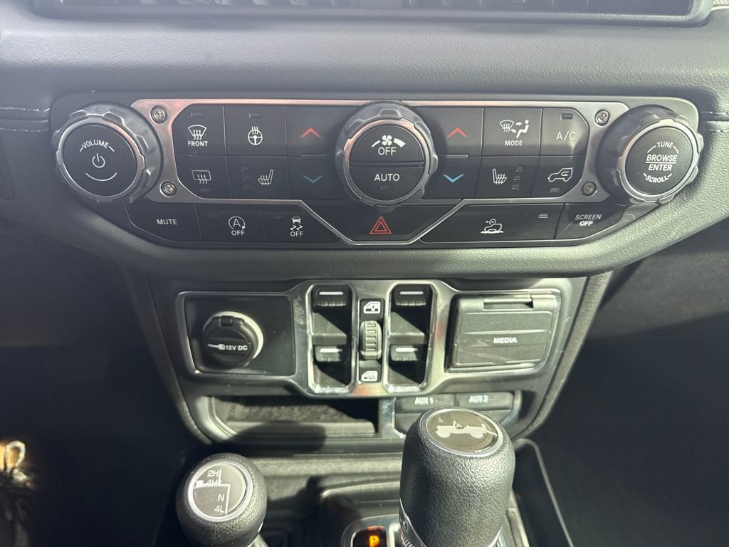 Used 2024 Jeep Wrangler Sahara image 21