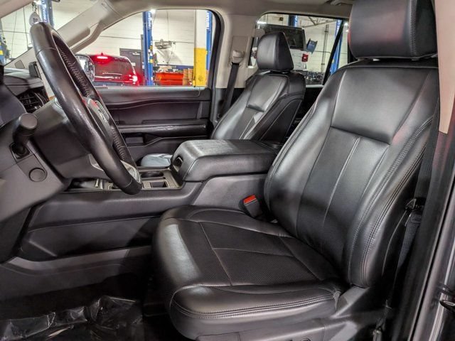 Used 2024 Ford Expedition XLT RWD image 19