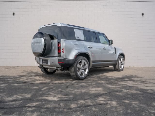 Used 2024 Land Rover Defender 110 SE AWD/4WD image 7