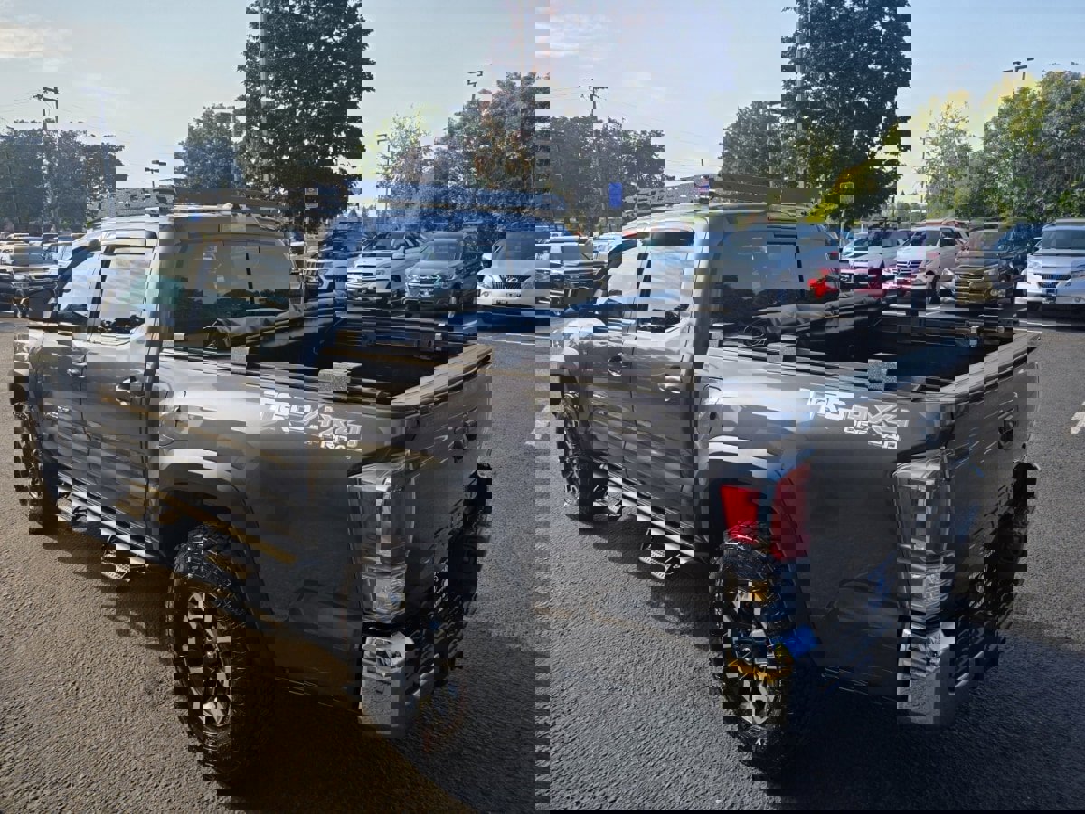 Used 2021 Toyota Tacoma TRD Off-Road image 5